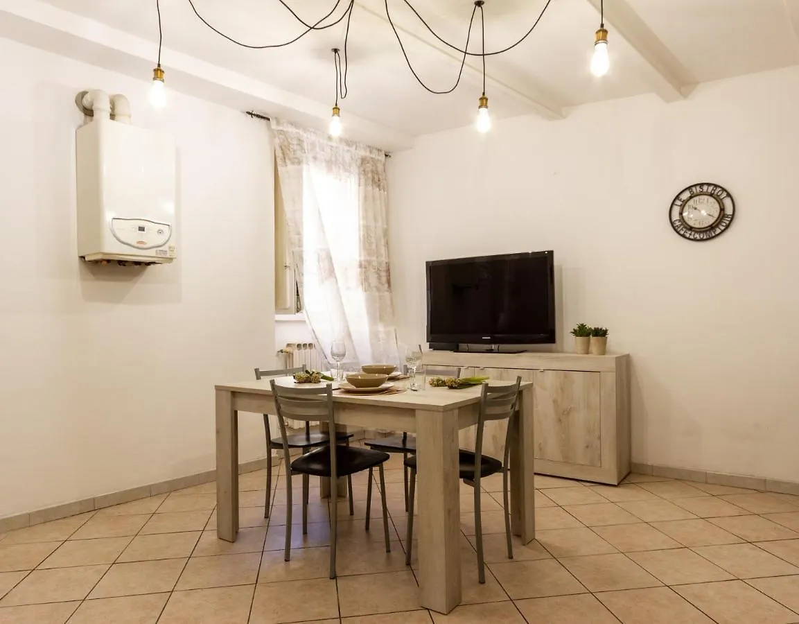 Apartment Suite Garibaldi - Smart Holiday Mantova